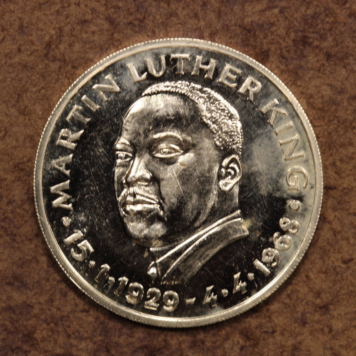 Martin Luther King Jr 1968 Medals - 34mm Silver & 36.5mm Gold Plate - 2pcs
