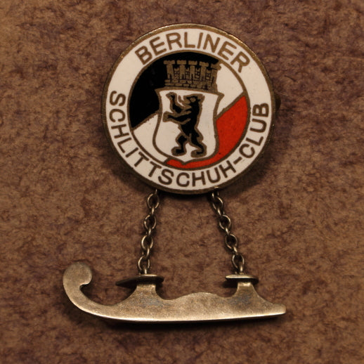 Germany, Berlin Ice Skate Club Enameled Pinback ND(c.1900s) Hanging Skate Blade